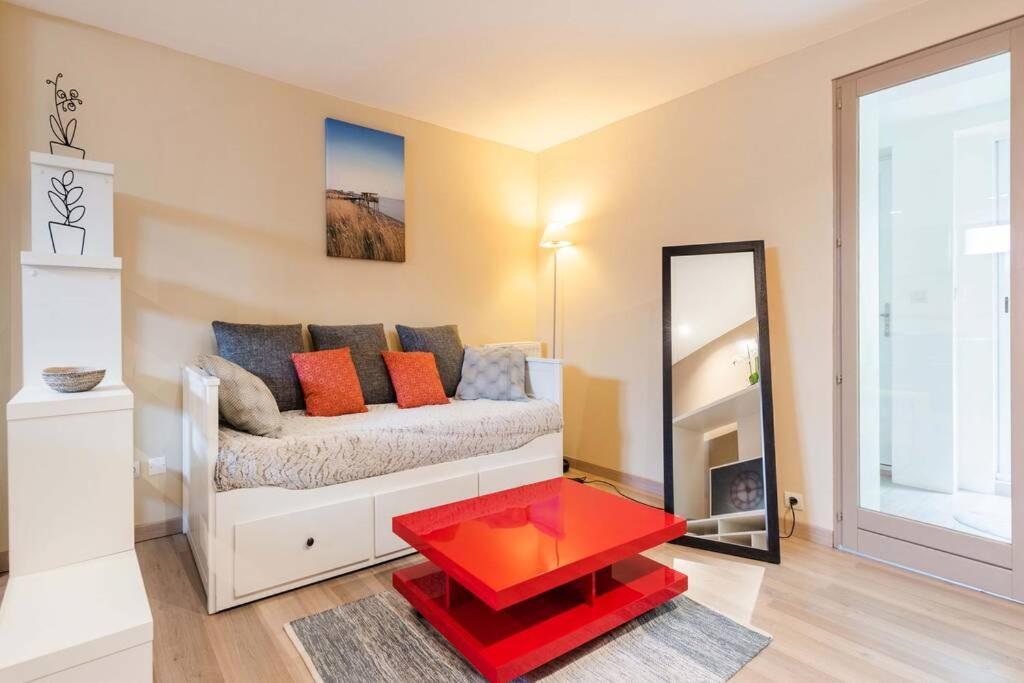 Studio Next To Bordeaux City Center With A Terrace เบกเลส์ ภายนอก รูปภาพ